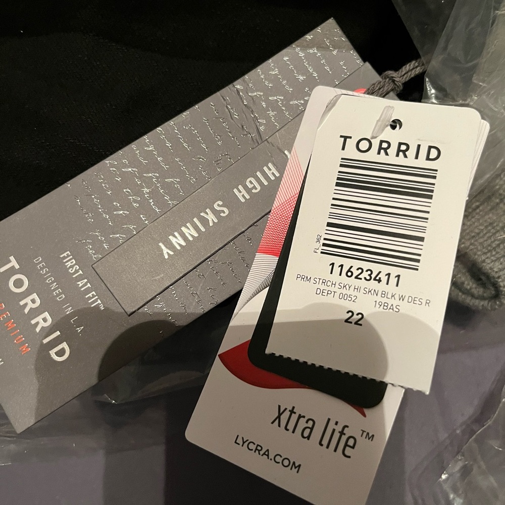 Torrid size 22 Sky high Skinny Jeans Black new with tags